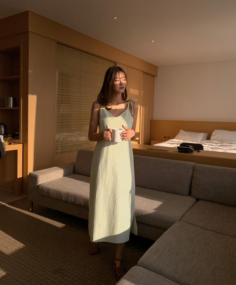 5 mẫu váy xứng đáng được chị em đầu tư vì diện lên chỉ trẻ trung xinh tươi chứ muốn dừ đi cũng khó-13