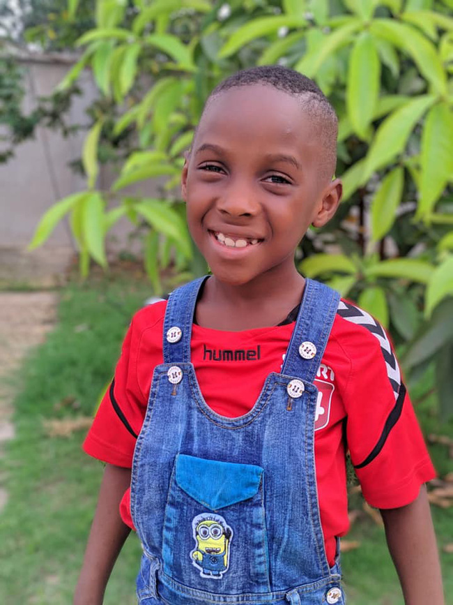 Cậu bé phù thủy da bọc xương, từng bị hắt hủi, suýt chết bên lề đường sau 4 năm giờ đã có cuộc sống khiến ai cũng kinh ngạc-5