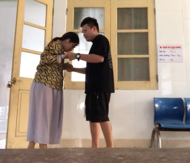 Chỉ một hành động nhỏ khi đưa vợ đi đẻ, anh chồng này đã nhận về cơn mưa lời khen, cánh chị em thi nhau tag chồng để học hỏi-2