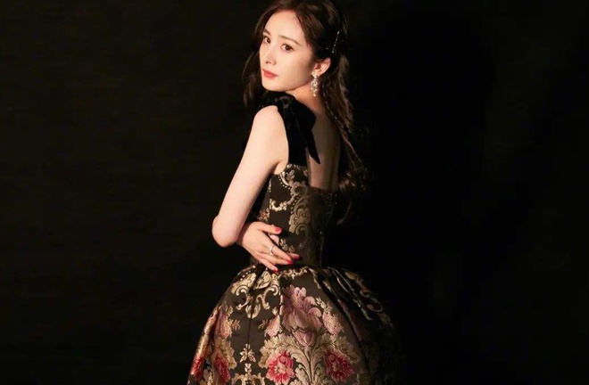 Vì sao Dương Mịch không công khai tình cảm với tình trẻ Ngụy Đại Huân?-2