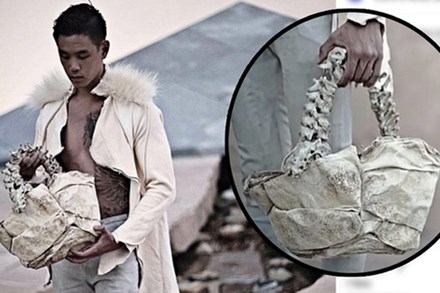 Sử dụng xương sống của trẻ em để làm quai túi xách, nhà thiết kế thời trang nổi tiếng bị cộng đồng mạng 