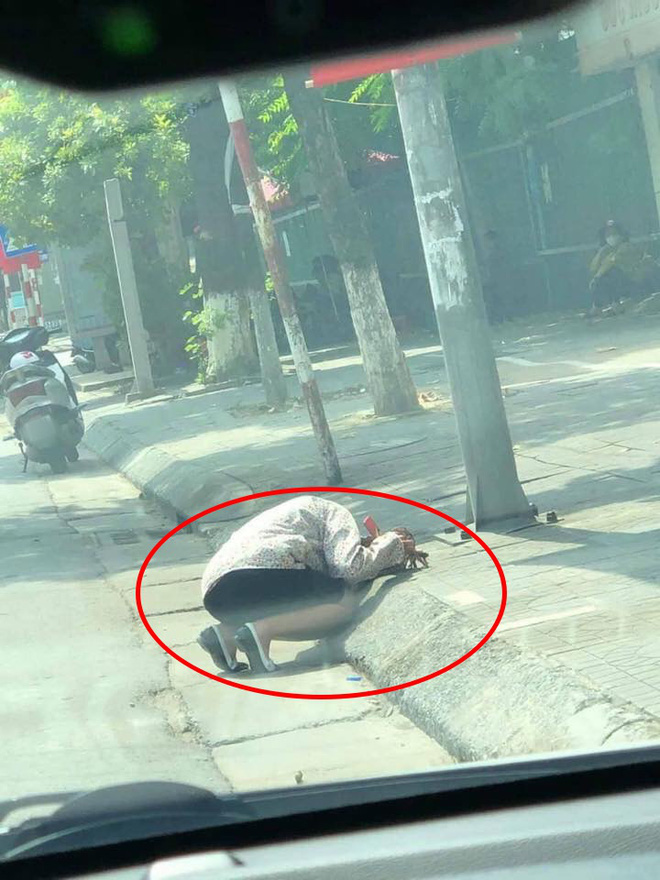 Trưa hè nóng nực, người phụ nữ gục bên lề đường, lý do đằng sau khiến người khác phải bật cười-2