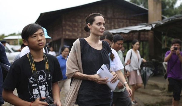 Cậu bé người Việt được Angelina Jolie nhận nuôi ngày ấy - bây giờ: Lột xác từ tính cách đến ngoại hình, luôn được mẹ dặn ghi nhớ 1 điều-5