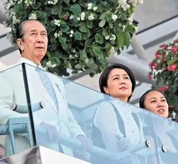 Sóng gió hào môn: Nữ y tá nhỏ bé khiến trùm sòng bạc say mê, bà Tư tìm 1001 kế ngăn cản và cái kết không ai ngờ-10