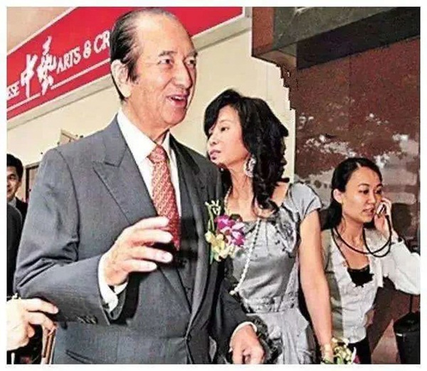 Sóng gió hào môn: Nữ y tá nhỏ bé khiến trùm sòng bạc say mê, bà Tư tìm 1001 kế ngăn cản và cái kết không ai ngờ-12