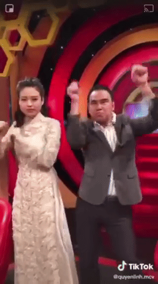 Quyền Linh bắt trend Tik Tok đang gây sốt nhưng lại gây cười từ biểu cảm đến hành động-1
