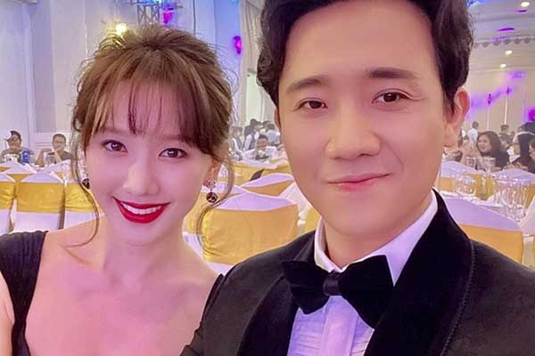 Vợ chồng Hari Won - Trấn Thành cà khịa nhau khắp mọi nơi, fan lại được phen cười nghiêng ngả-3