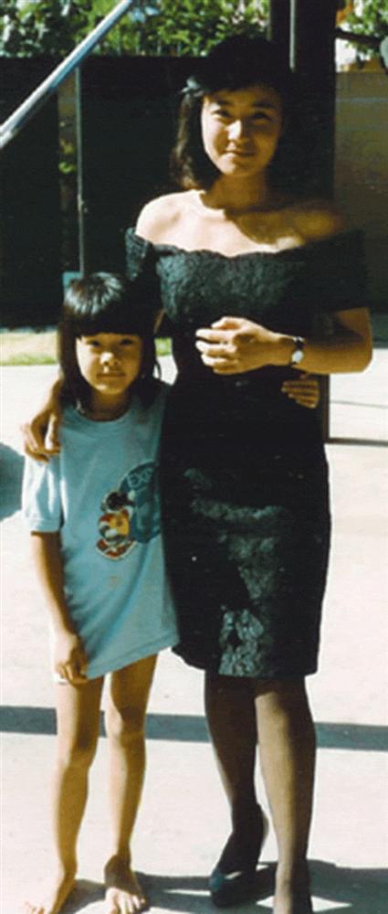 Câu chuyện cuộc đời của cô gái gốc Việt làm mẹ ở tuổi 12 vì bị cưỡng bức ở nhà vệ sinh trường: Con gái tôi chính là phép màu bước ra từ thảm kịch-4