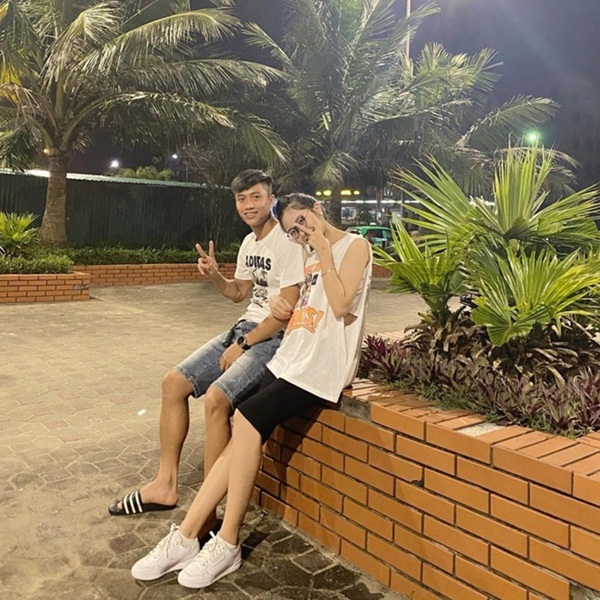 Duy Mạnh, Văn Đức đưa vợ đi chơi và nghỉ ngơi dịp lễ-3