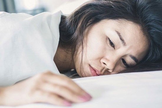 Thấy con sưng u trán, tôi trách mẹ chồng không chăm cháu nhưng nhìn vết thương sau gáy bà khiến tôi chết điếng