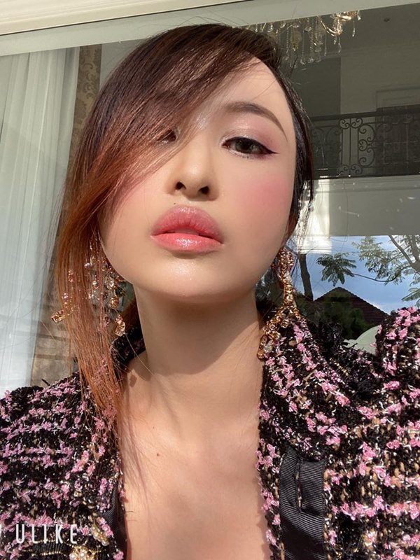 Vợ chồng Minh Nhựa rủ nhau đi chơi rồi khoe ảnh siêu chất nhưng biểu cảm của Mina lại nhận về bình luận như cứa vào tim-4