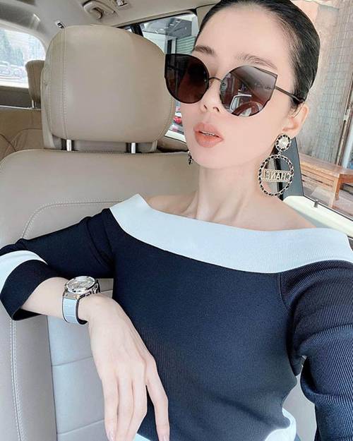 Lệ Quyên siết hàm” giảm cân, thân hình gầy sọp đến độ vòng 1 gợi cảm cũng tiêu biến-1