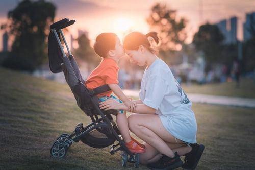 Đứa trẻ thường xuyên bị đánh và không bao giờ bị đánh, sự khác biệt rõ rệt sau 10 năm-2