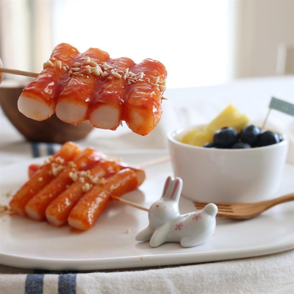 4 bước siêu tốc làm bánh gạo xiên que ăn vặt dịp nghỉ lễ-4