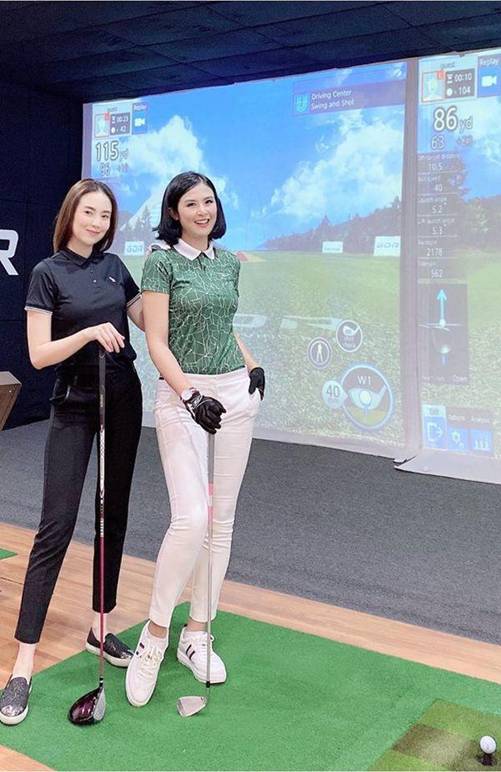 Đọ dáng bên Hoa hậu Ngọc Hân, BTV Mai Ngọc trông cũng chẳng kém cạnh phần nào-1