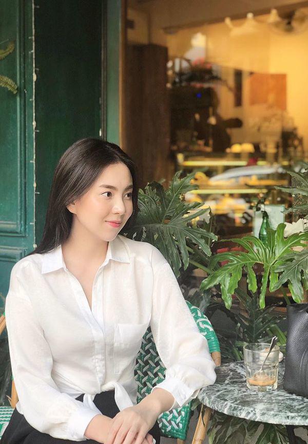 Đọ dáng bên Hoa hậu Ngọc Hân, BTV Mai Ngọc trông cũng chẳng kém cạnh phần nào-6