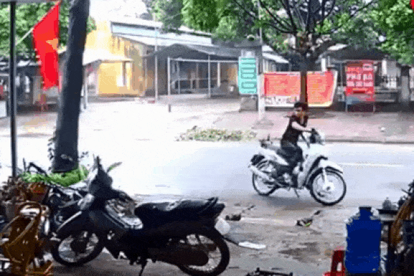 CLIP: Rảnh rỗi cài số, quay chân trống cho 