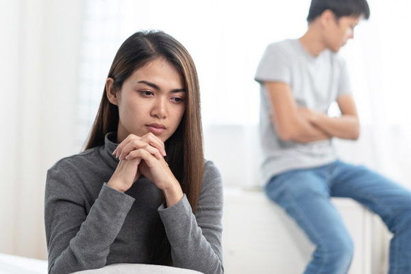 4 tháng sau sinh, mặc dù được mẹ chồng chăm bẵm từng ly nhưng chỉ một câu buột miệng của bà, vợ tôi liền bỏ cơm lao vào phòng khóc ỉ ôi và đòi ly hôn-2