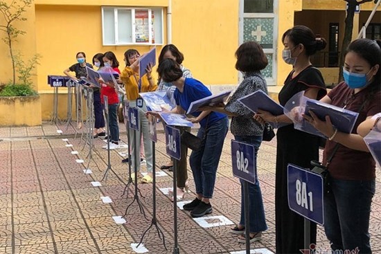 Thầy cô thử kịch bản, họp cả ngày nghỉ để đón học sinh trở lại