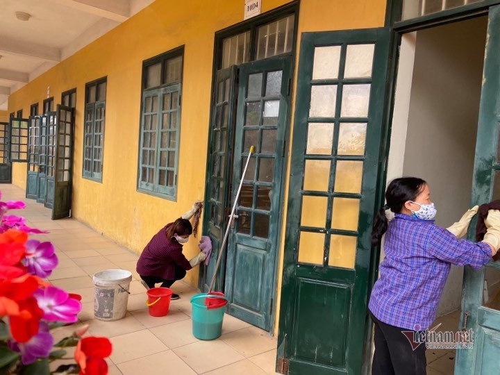 Thầy cô thử kịch bản, họp cả ngày nghỉ để đón học sinh trở lại-5