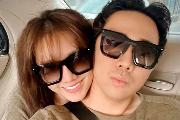 Hari Won than nhớ chồng như thiếu oxy cần ông xã về hô hấp để sống lại, Trấn Thành phản ứng thế nào lúc nửa đêm?-7