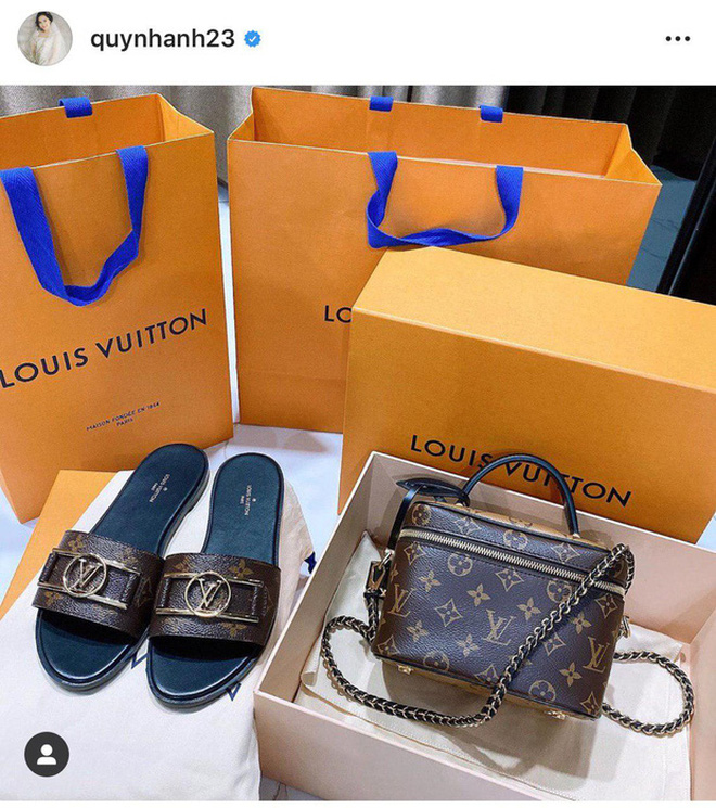 Duy Mạnh tự lái ca nô cho vợ dạo biển, Văn Đức hí hửng mua đồ cho tiểu công chúa”: Đặc điểm chung của các ông bố tương lai đây mà!-1