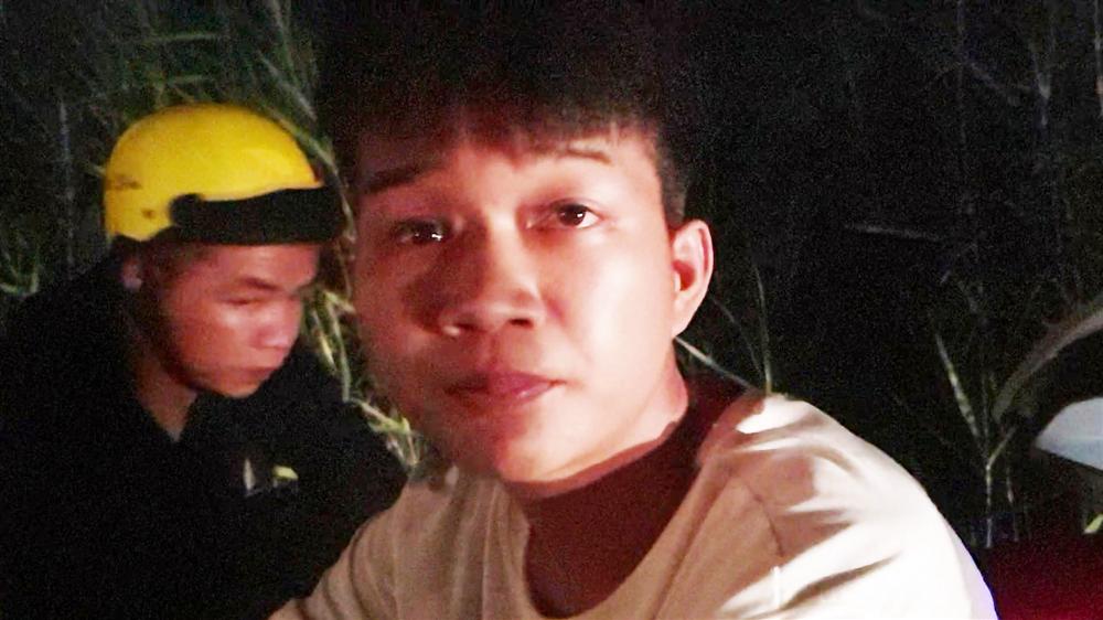 CLIP: Thiếu tá CSGT gãy chân, xuất huyết não vì bị quái xế cố tình tông thẳng-1