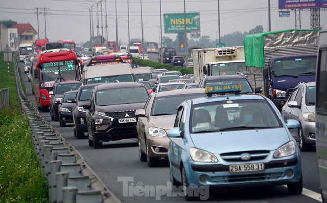Cao tốc Pháp Vân tê liệt sau kỳ nghỉ lễ dài ngày-1
