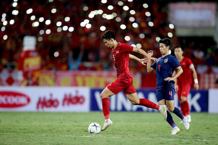 Văn Hậu - viên ngọc quý của Heerenveen, hay kẻ thừa trong mắt những người phán xử?-3