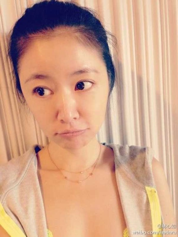 Lâm Tâm Như công khai mặt mộc sau khi nhận cơn bão chê nhan sắc xuống cấp, da chảy xệ già nua-5