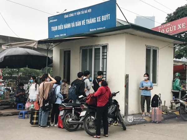 Chùm ảnh sinh viên quay trở lại thành phố học tập, tay xách nách mang hành lý và đồ ăn ngon nhất được cha mẹ gửi gắm-11