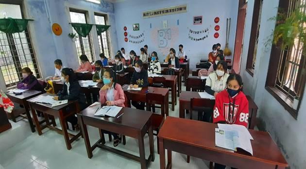 Học sinh THCS, THPT cả nước trở lại trường sau kỳ nghỉ dài-3