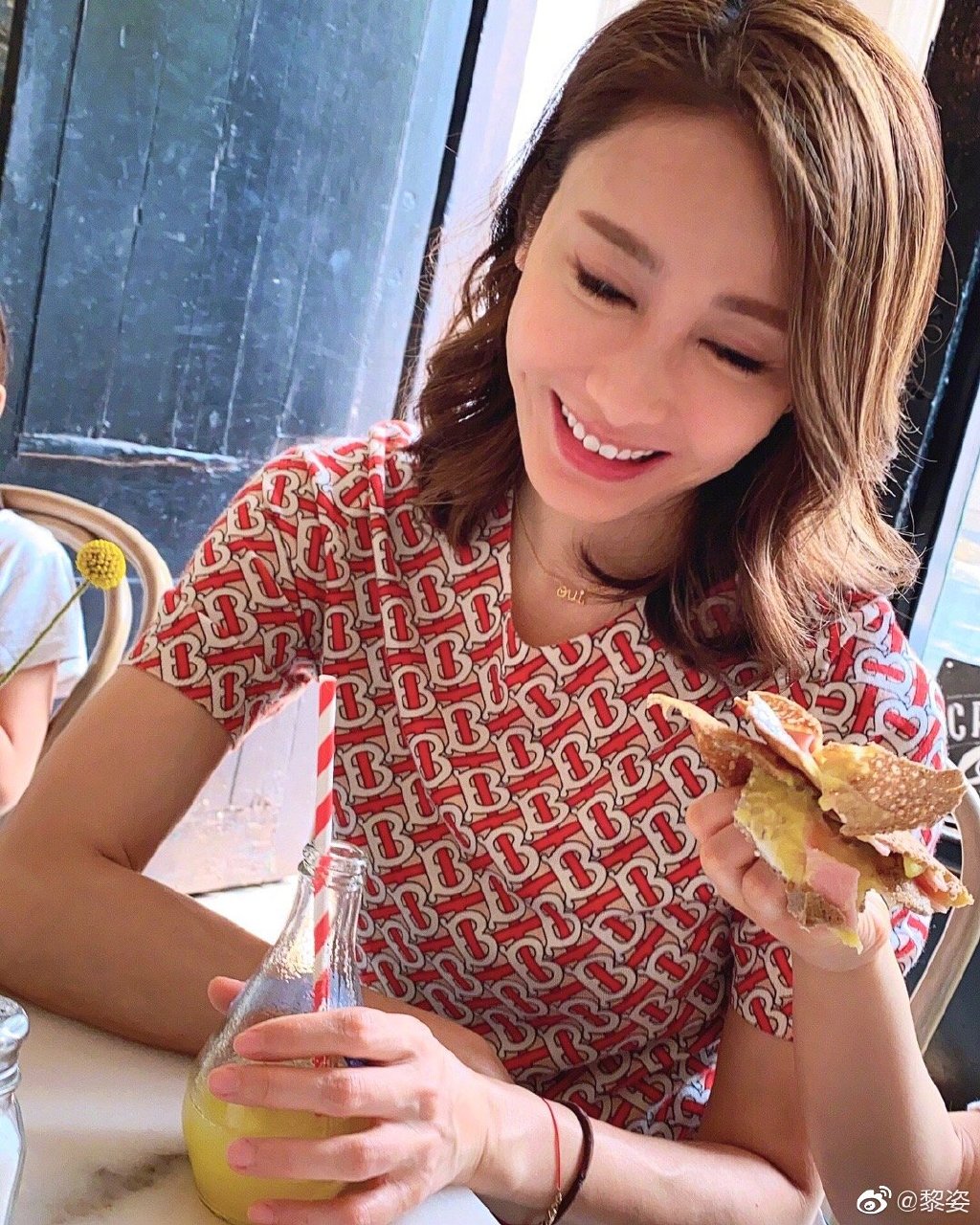 48 tuổi và đã 3 lần sinh nở nhưng Lê Tư vẫn giữ được nhan sắc trẻ trung đến thế này-5