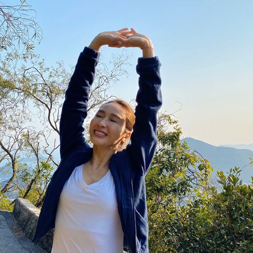 48 tuổi và đã 3 lần sinh nở nhưng Lê Tư vẫn giữ được nhan sắc trẻ trung đến thế này-8