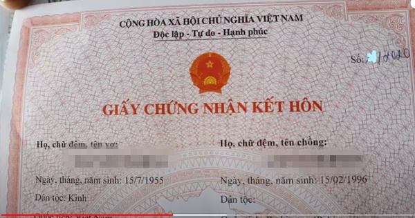 Cô dâu 65 tuổi có 5 con kết hôn cùng thanh niên ngoại quốc mới 24 tuổi: Tỏ tình thất bại, chàng trai dọa tự vẫn và miệt mài theo đuổi đến cùng-4
