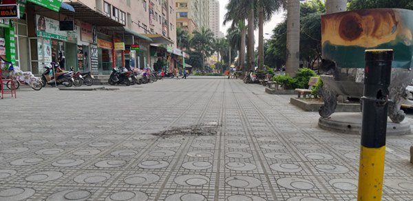 Hà Nội: Nam thanh niên lạ mặt rơi từ tầng 32 chung cư, chỉ để lại 1 vật duy nhất để lần tìm danh tính-1