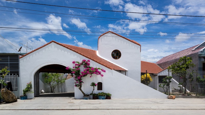 Ấn tượng trước ngôi nhà làm từ hai khối hình tam giác-1