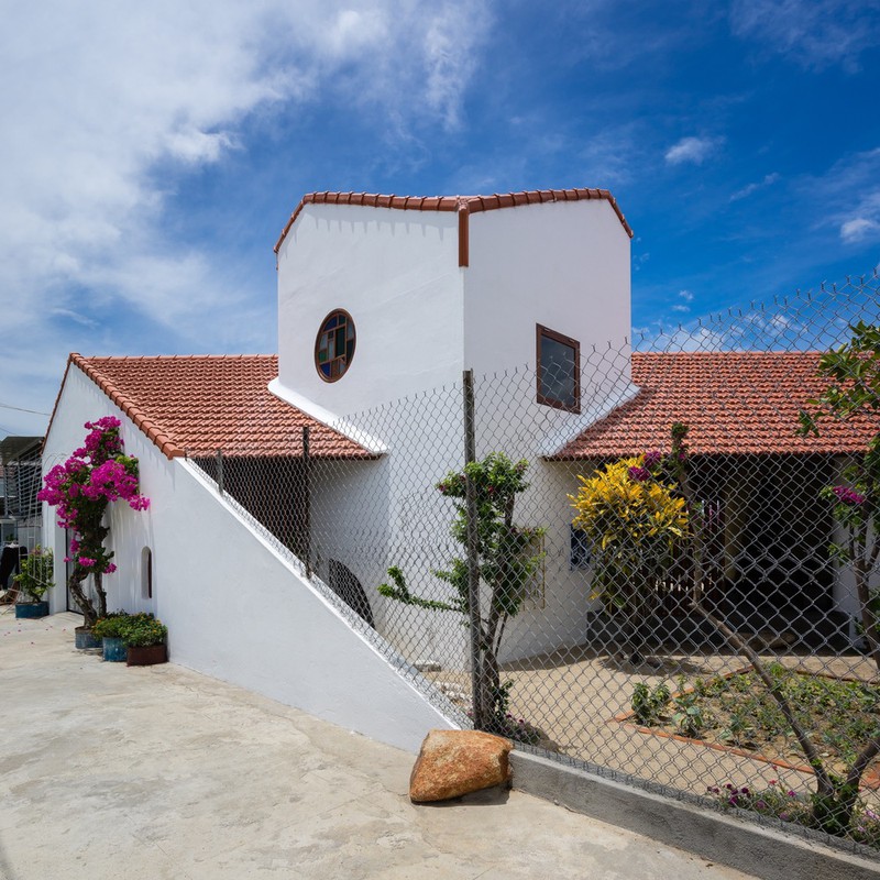 Ấn tượng trước ngôi nhà làm từ hai khối hình tam giác-2