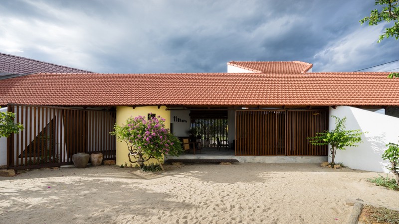 Ấn tượng trước ngôi nhà làm từ hai khối hình tam giác-3