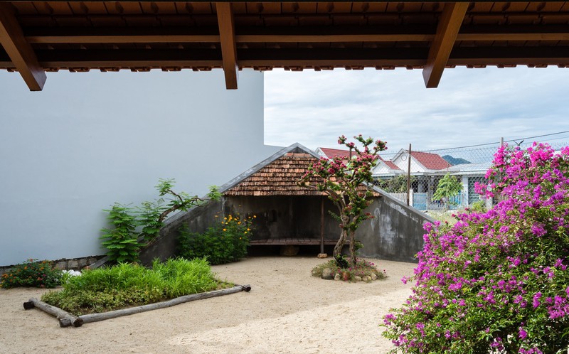 Ấn tượng trước ngôi nhà làm từ hai khối hình tam giác-4