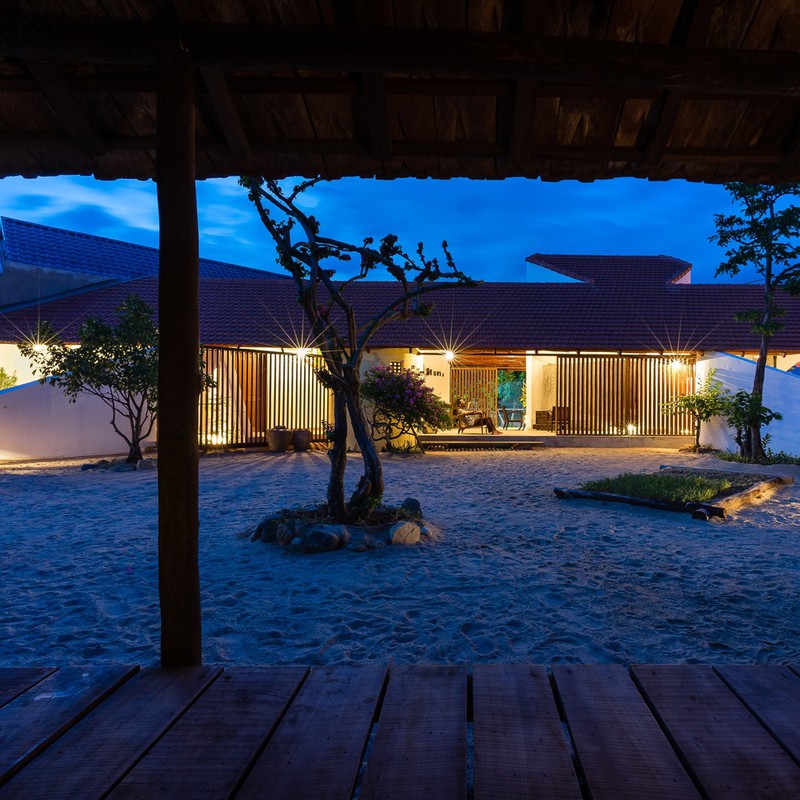 Ấn tượng trước ngôi nhà làm từ hai khối hình tam giác-5