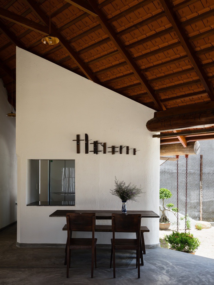 Ấn tượng trước ngôi nhà làm từ hai khối hình tam giác-9