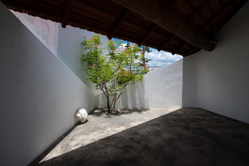 Ấn tượng trước ngôi nhà làm từ hai khối hình tam giác-11