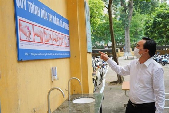 Bộ trưởng GD&ĐT: Kéo dài nội dung học tới năm học mới nếu cần thiết