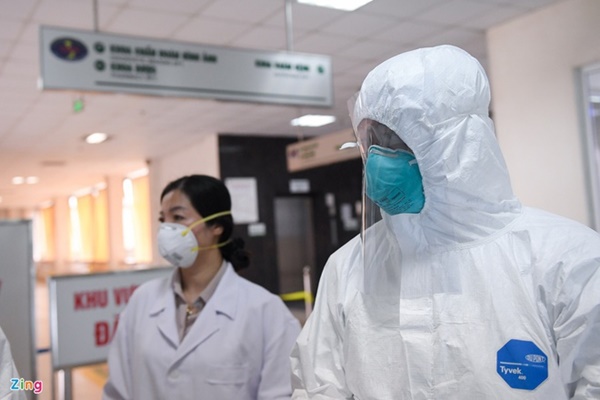 Một trong 3 ca mắc Covid-19 nặng khỏi bệnh-1