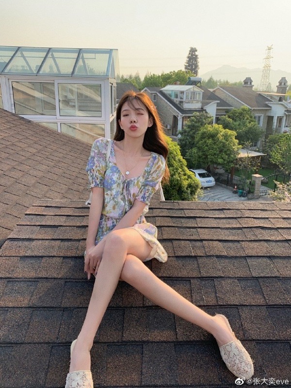 Vừa mở lại tính năng bình luận, hotgirl cướp chồng nổi tiếng bậc nhất Trung Quốc khiến dân mạng hoang mang với số lượng người động viên và ủng hộ-1