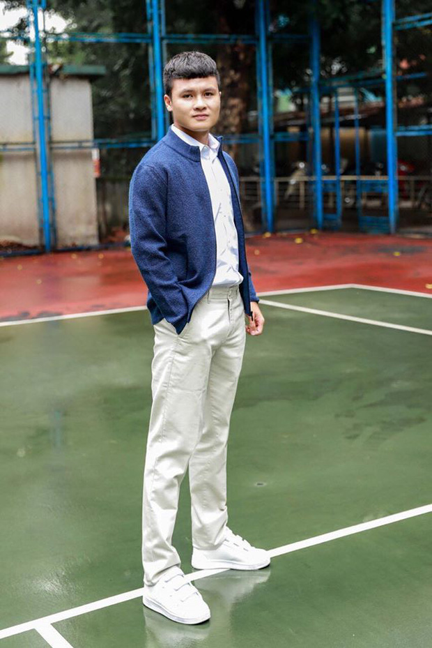 Giữa lúc nghi vấn Quang Hải có tình mới, Nhật Lê ăn diện và đi dạo bờ hồ lẻ bóng với biểu cảm gây chú ý-4