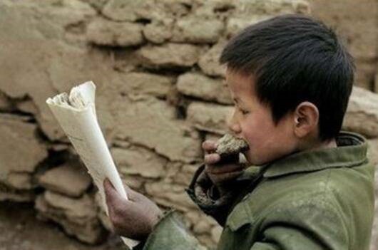 Bà mẹ thành phố khinh đứa trẻ nông thôn trượt đại học, 8 năm sau bật khóc khi nhìn lại-1