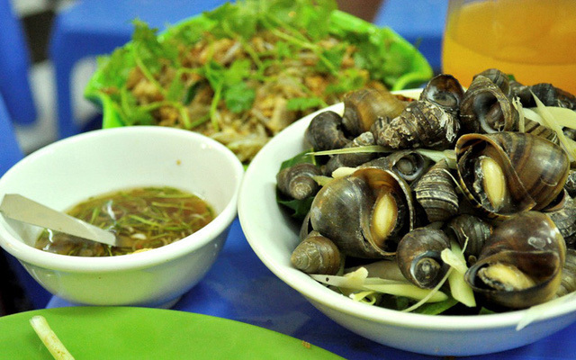 Chán việc văn phòng, 2 cử nhân rủ nhau bán ốc, thu nhập 35 triệu/tháng-2