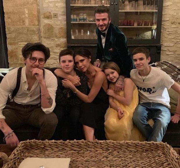 David Beckham mừng sinh nhật tuổi 45 bên gia đình, dân tình chỉ dán mắt vào căn chòi nhỏ tránh dịch cả trăm tỷ của anh-2